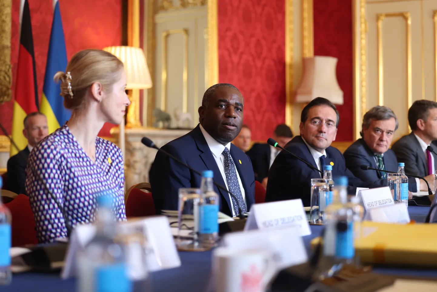 Euroopa suurriikide välisministrite kohtumine Londonis. Vasakult: ELi välispoliitikajuht Kaja Kallas, Briti välisminister David Lammy ning Hispaania välisminister Jose Manueal Albares.