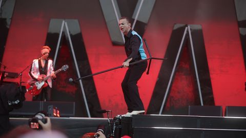 ГАЛЕРЕЯ ⟩ Depeche Mode в Таллинне: смотрите, как гудит Певческое поле