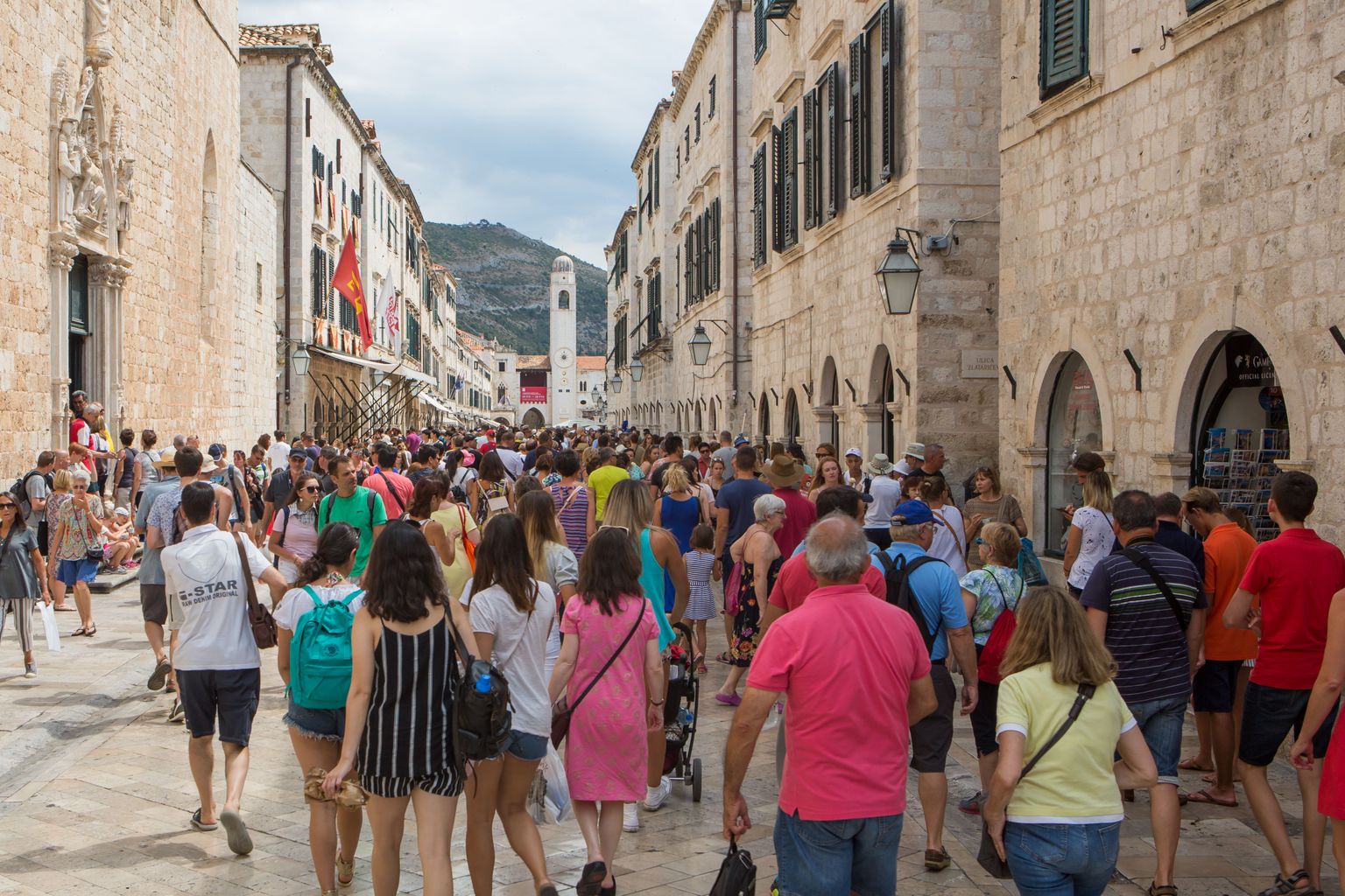 21.augustil registreerisid Dubrovniku linnavõimud vanalinna külastajate arvuks lausa üle 9200 inimese.