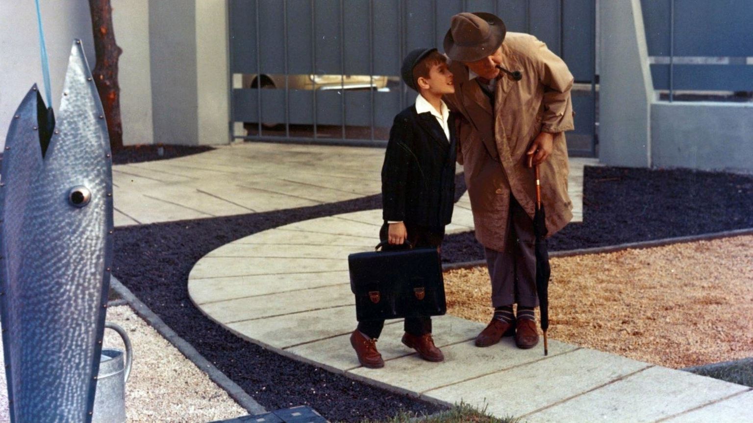 Pariisis elavast ekstsentrikust vanahärrast jutustav mängufilm «Minu onu» oli 1958. aastal parima võõrkeelse Oscari laureaat. See on viimane film programmis.