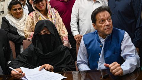 Pakistani ekspeaminister mõisteti «ebaseadusliku» abielu eest vangi