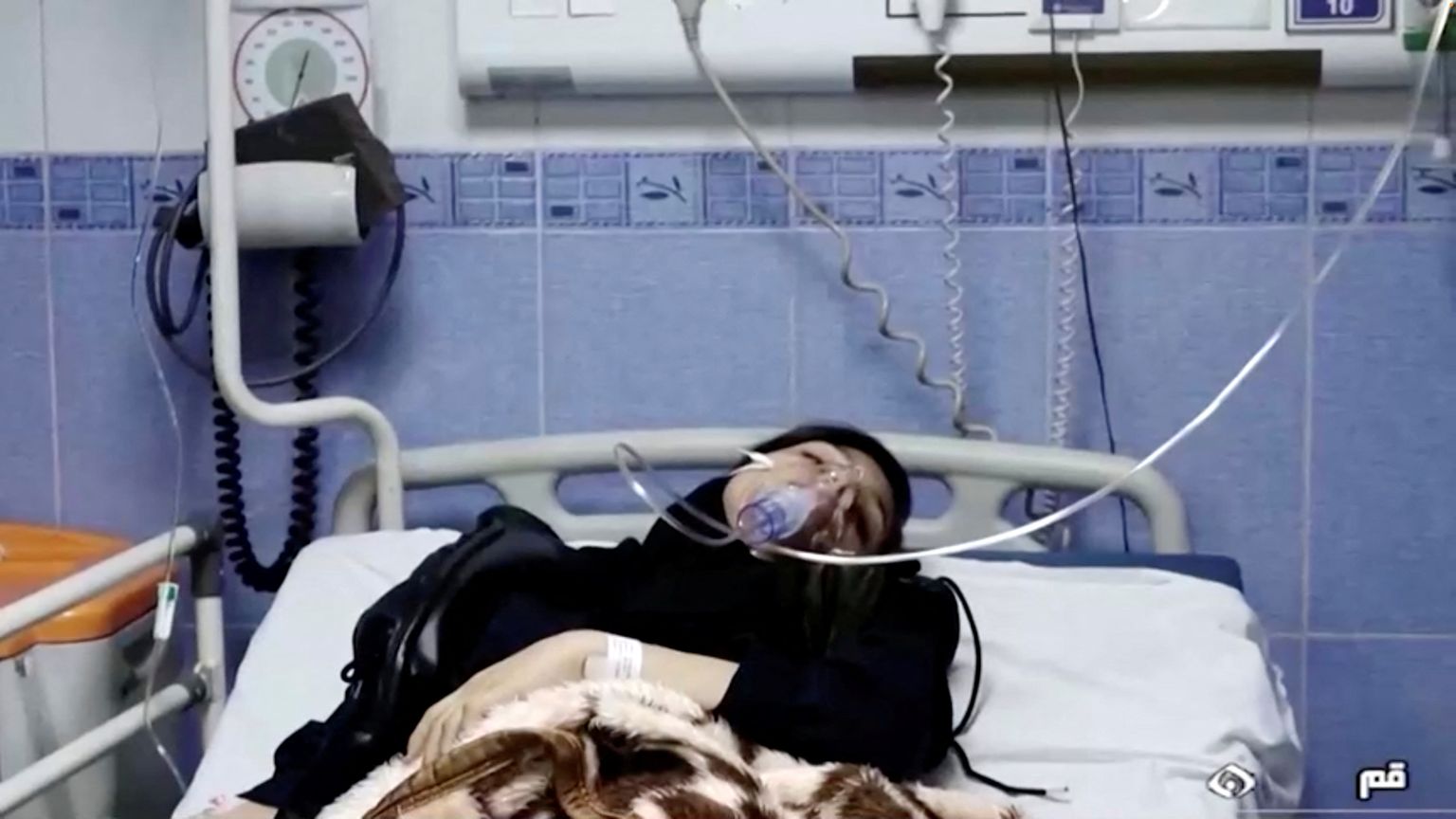 Noor naine lebab haiglas pärast teateid mürgitamisest täpsustamata kohas Iraanis.