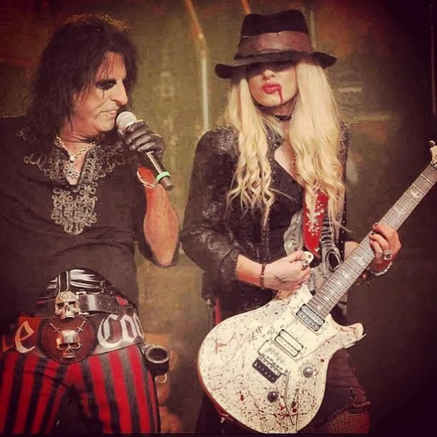 Alice Cooper astub Eestis lavale koos fantastilise naiskitarristiga Orianthi Panagaris