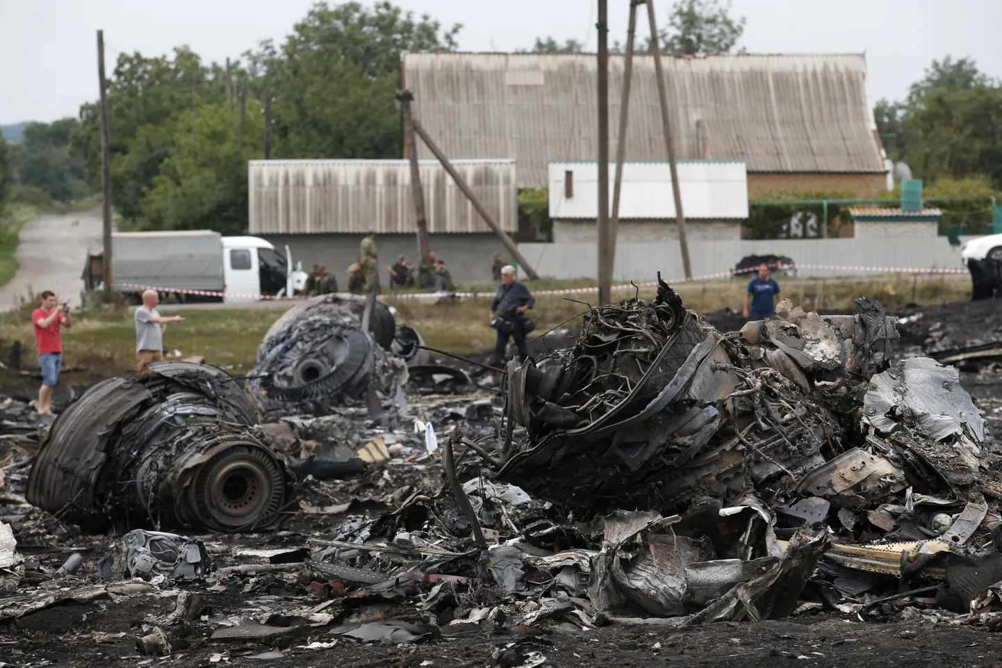 Malaysia Airlinesi lennu MH17 rusud Ida-Ukrainas.