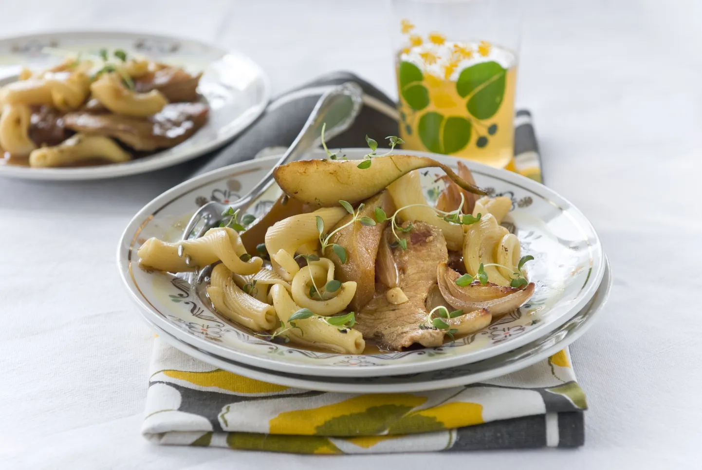 Sealiha-pirnihautis pastaga