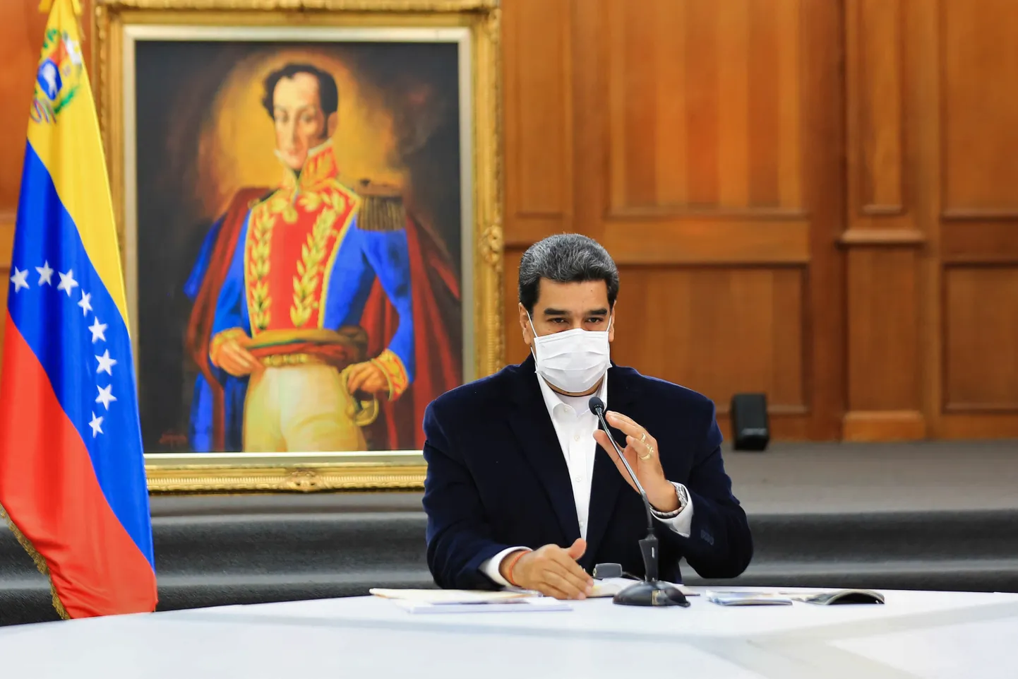 President Nicolas Maduro näomaskiga.