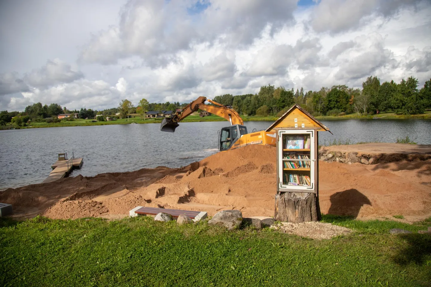 Holstre järve ranna-ala saab värskema ilme.
