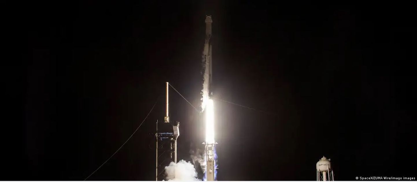 Запуск ракеты-носителя Falcon 9 со спутниками Starlink компании SpaceX (фото из архива)