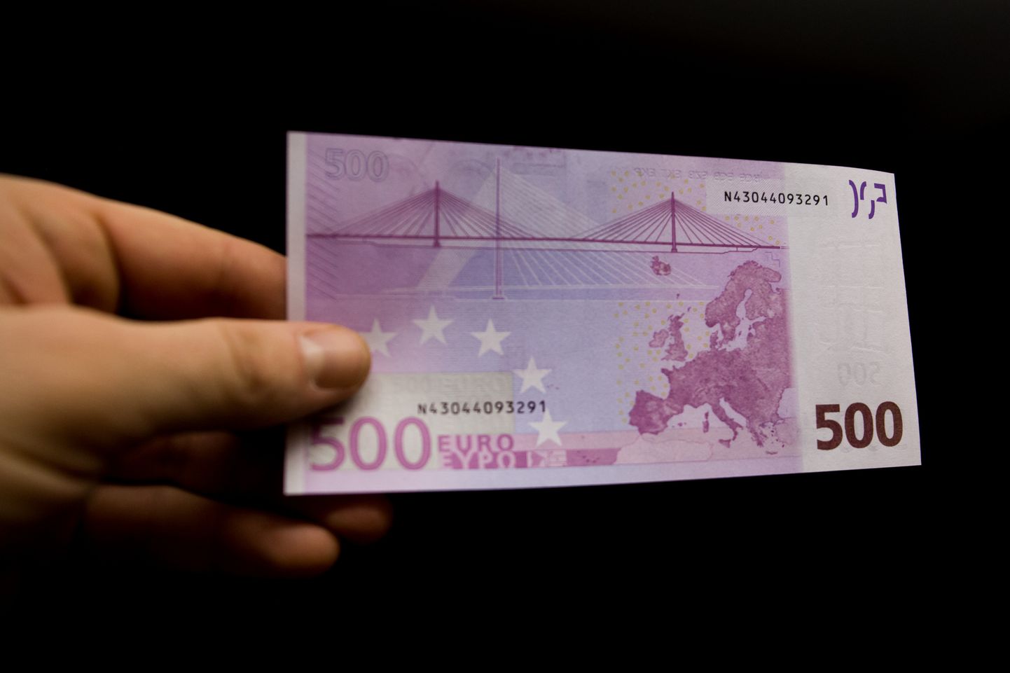 Algavast aastast kerkib 500 euroni miinimumpalk.