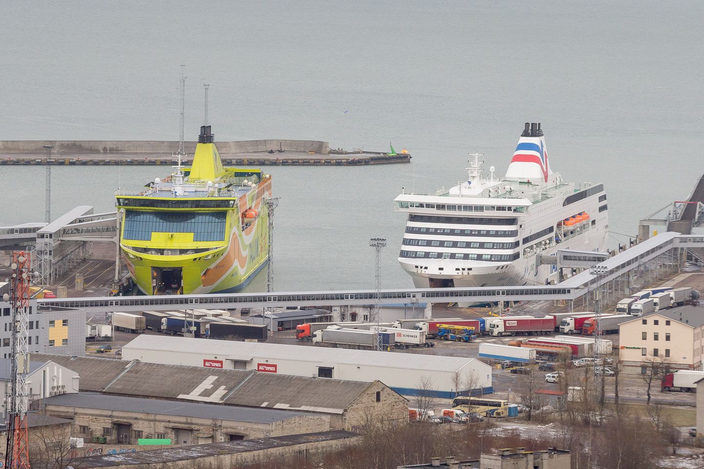 Tallinki laevad Tallinna sadamas