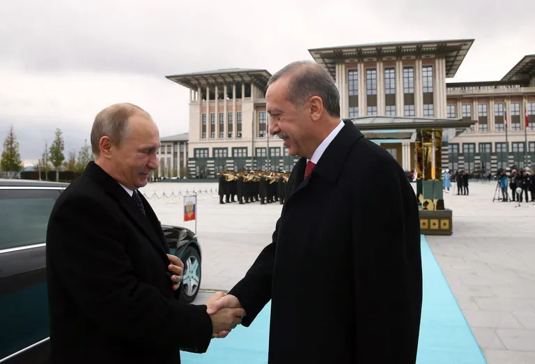 Ankara, 2014. aasta detsember: lõpuks saab ka Erdoğan Putinit võõrustada presidendipalee ees.