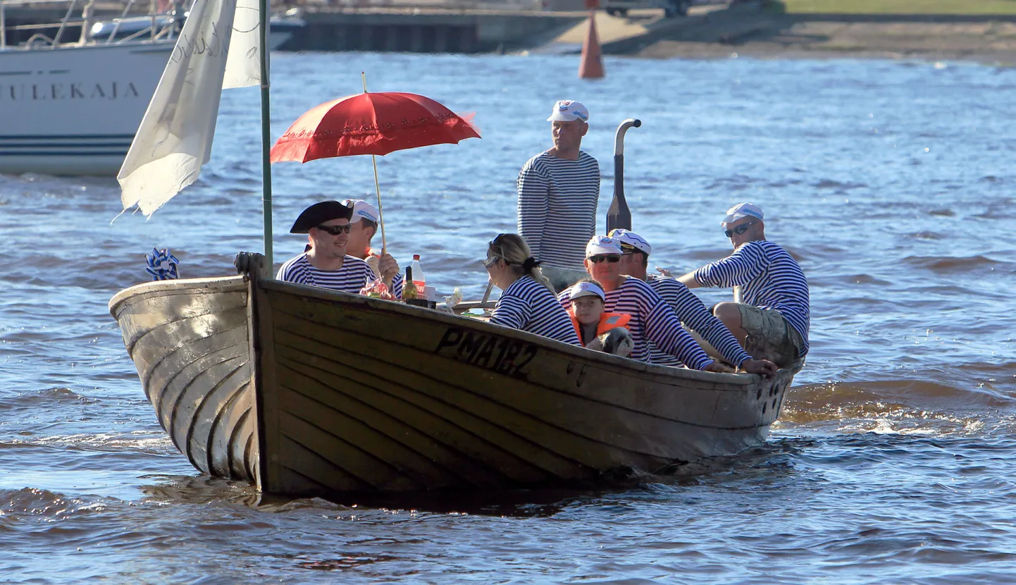 Pärnus Vallikäärus avati veefestival Watergate ja Pärnu linn võttis vastu suvepealinan tiitli.