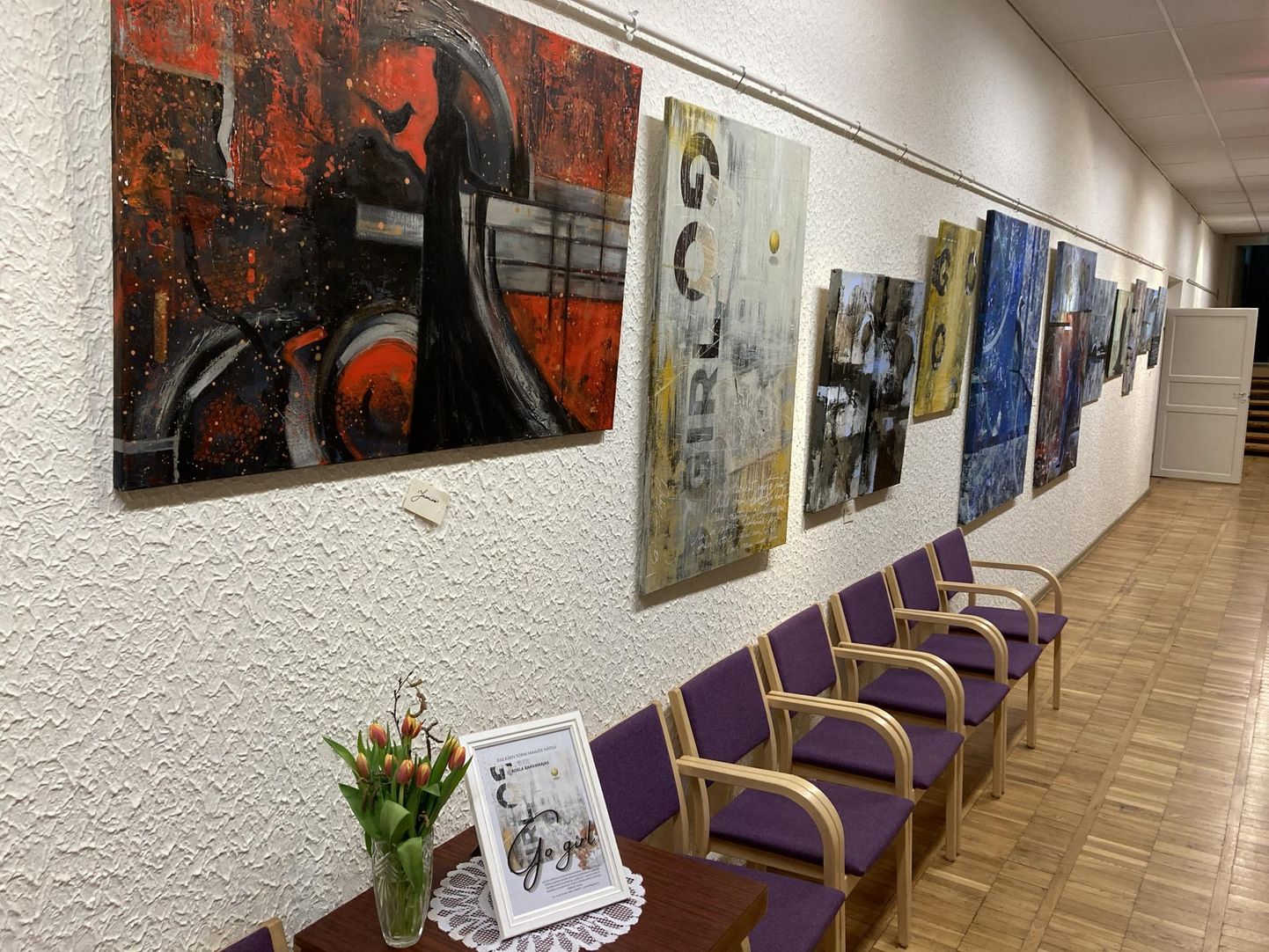 Jule Käen-Tormi näitus Roela rahvamajas.