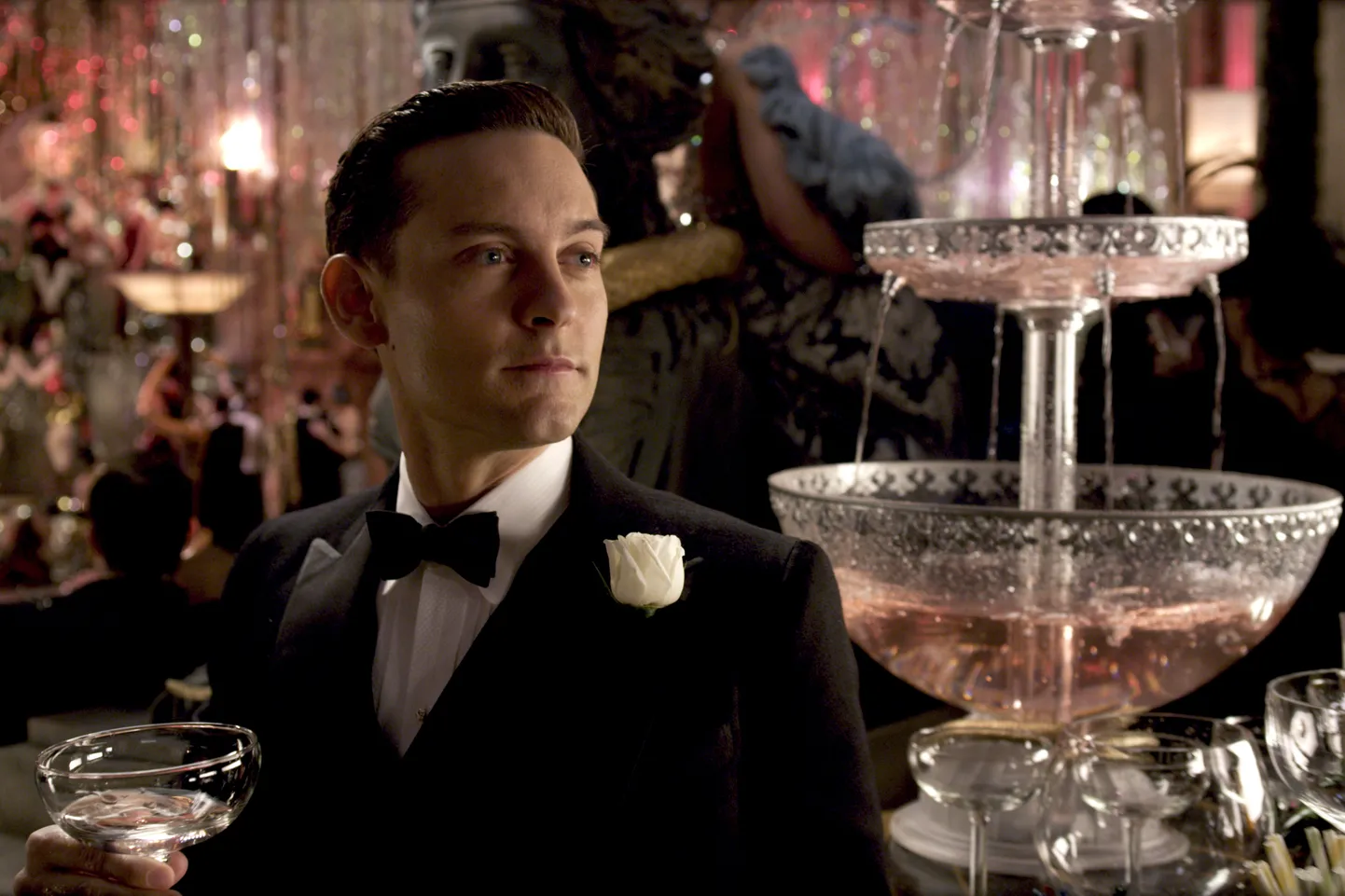 Kaader filmist «Suur Gatsby». Pildil näitleja Tobey Maguire.