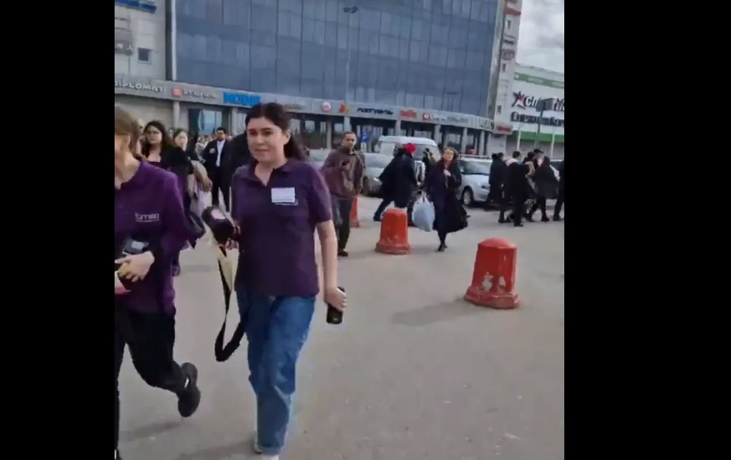 В торговом центре в Санкт-Петербурге прошла эвакуация