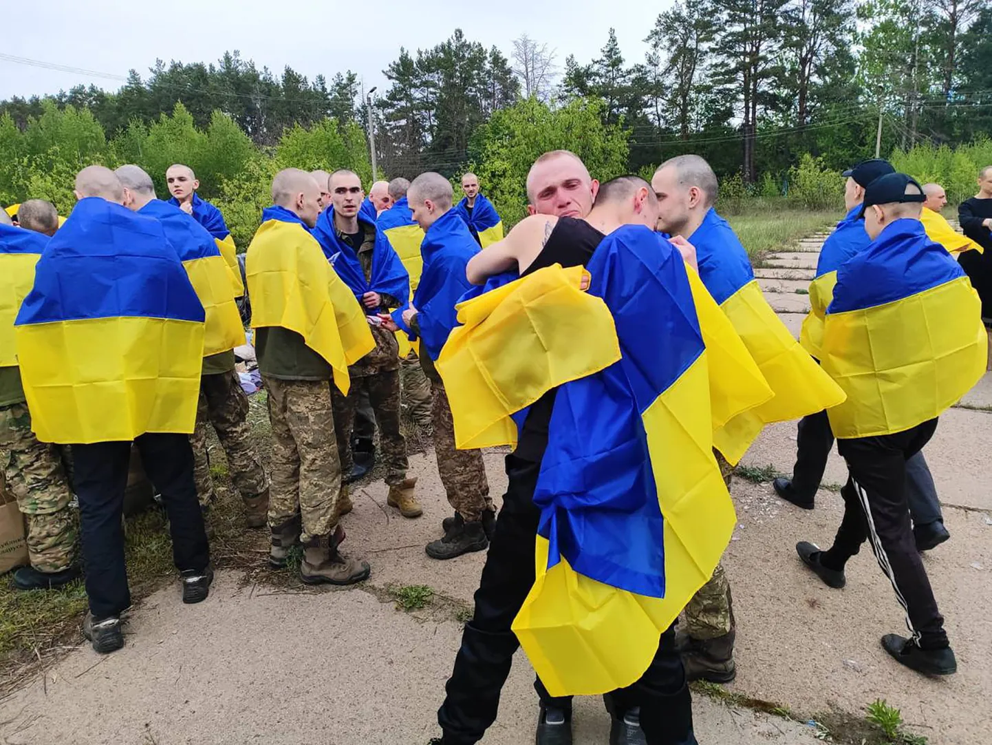 Украинские пленные после обмена