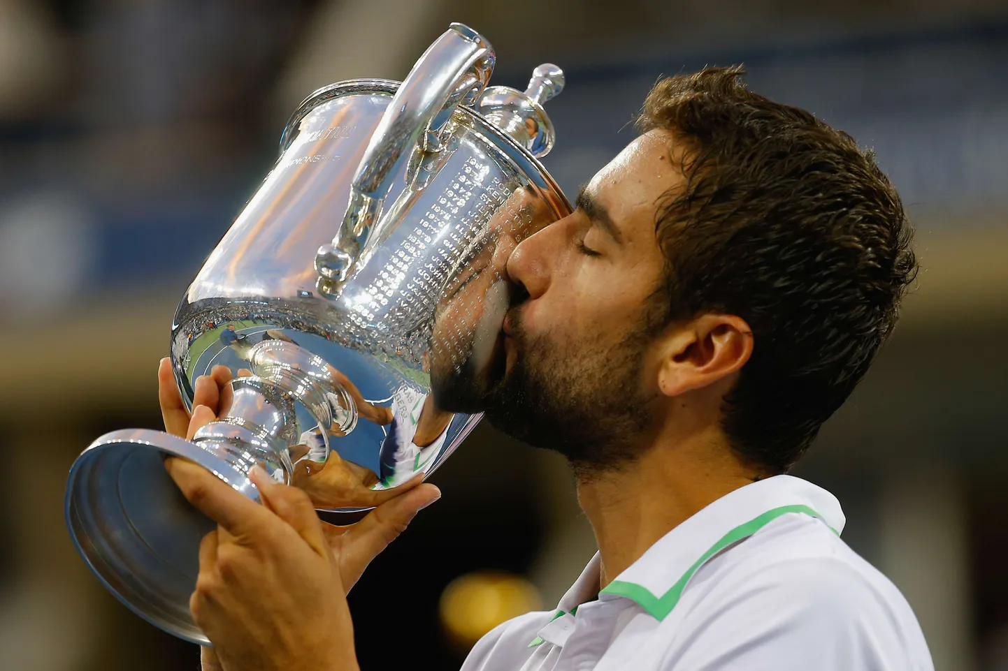 Marin Cilic suudleb võidutrofeed