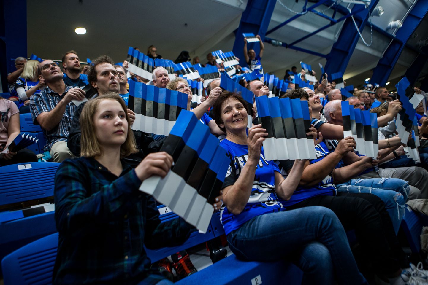 Eesti võrkpallimeeskonna toetajad.