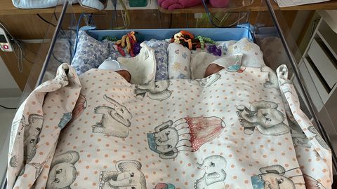 GALERII ⟩ Kaksikud saavad nüüd kosuda kaisus: Kliinikum sai kingituseks ülivajaliku tipptehnika