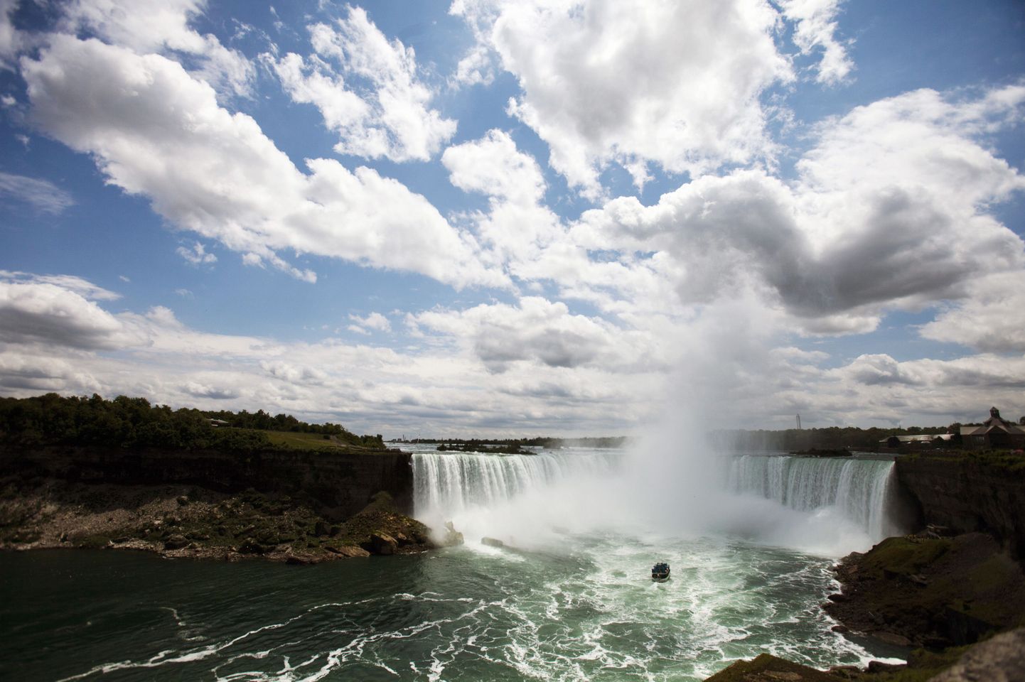 Kanada poolel asuv Hobuseraua juga on Niagara kolmest joast kõige kõrgem.