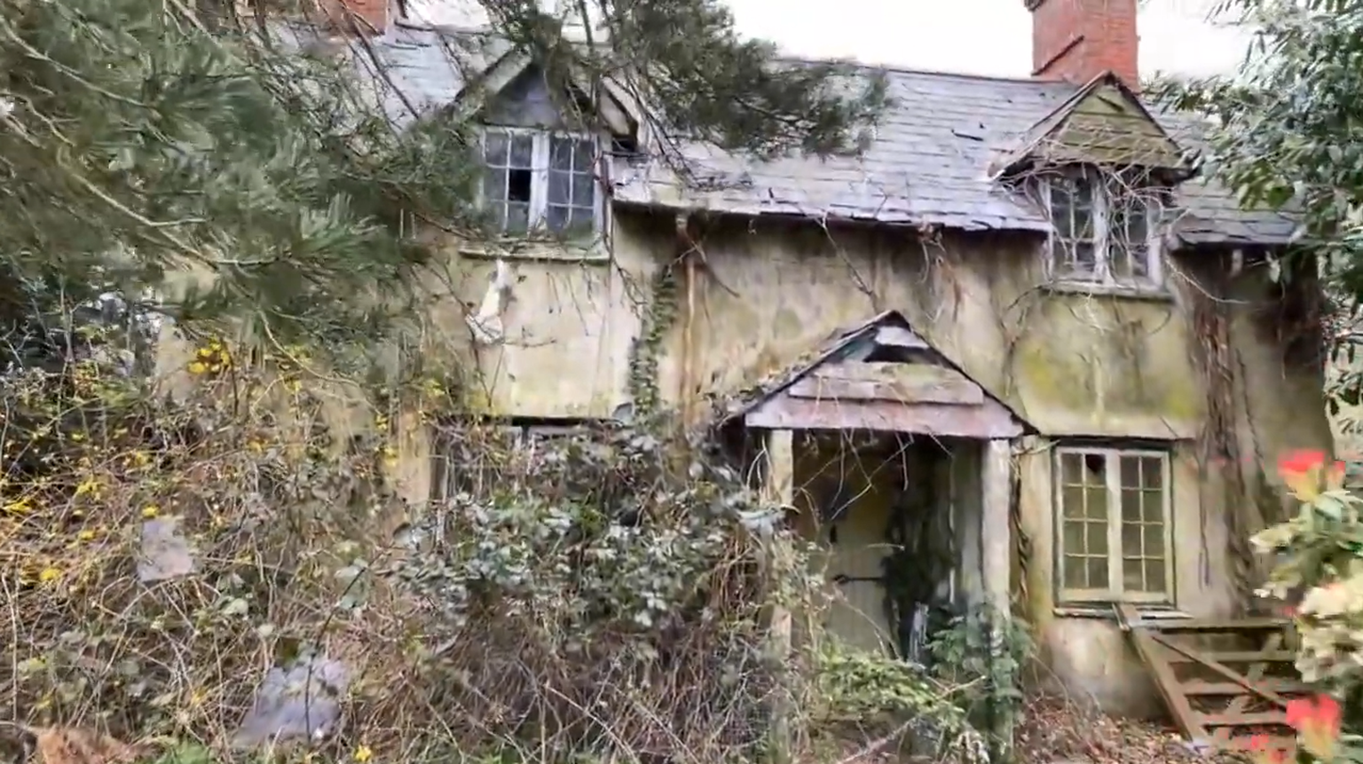 Hüljatud maja Devonis, Inglismaal.