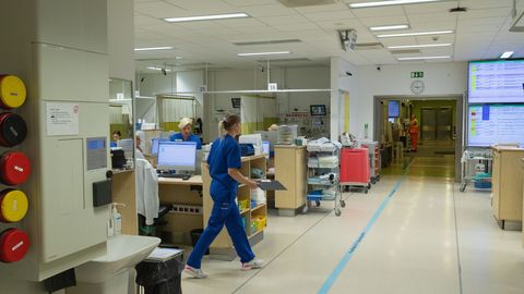 TERVISHOIUKRIIS ⟩ Sotsiaalministeerium: «Oluline on luua tingimused, mis aitavad tervishoiutöötajatel süsteemi püsima jääda»