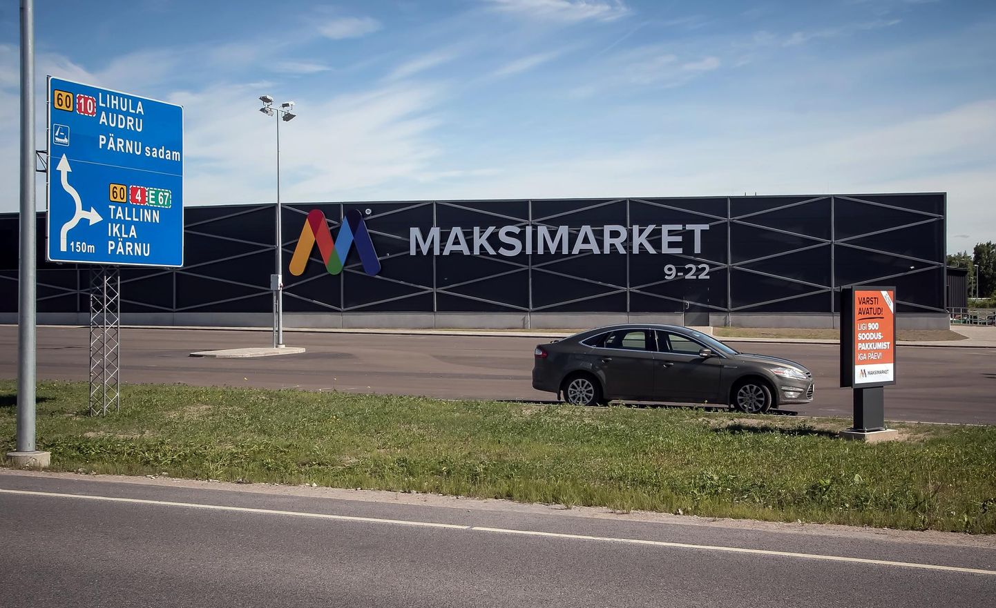 Pärnu Maksimarket avamise eel 19. juunil 2013.