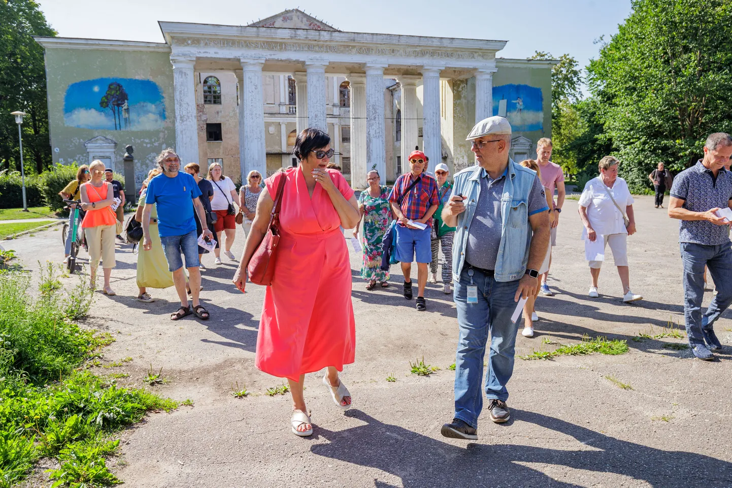 Катри Райк и журналист Уве Гнадентайх в Нарве.