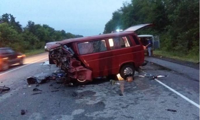 Восемь человек погибли и двое ранены в ДТП под Воронежем