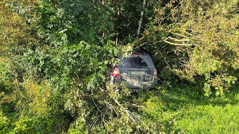 Autojuht jäi roolis magama ja sõitis teelt välja