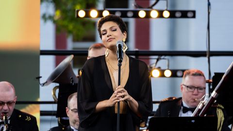 Lauljatar Sissi Nylia Benita tähistas 25. sünnipäeva uhkes üksilduses