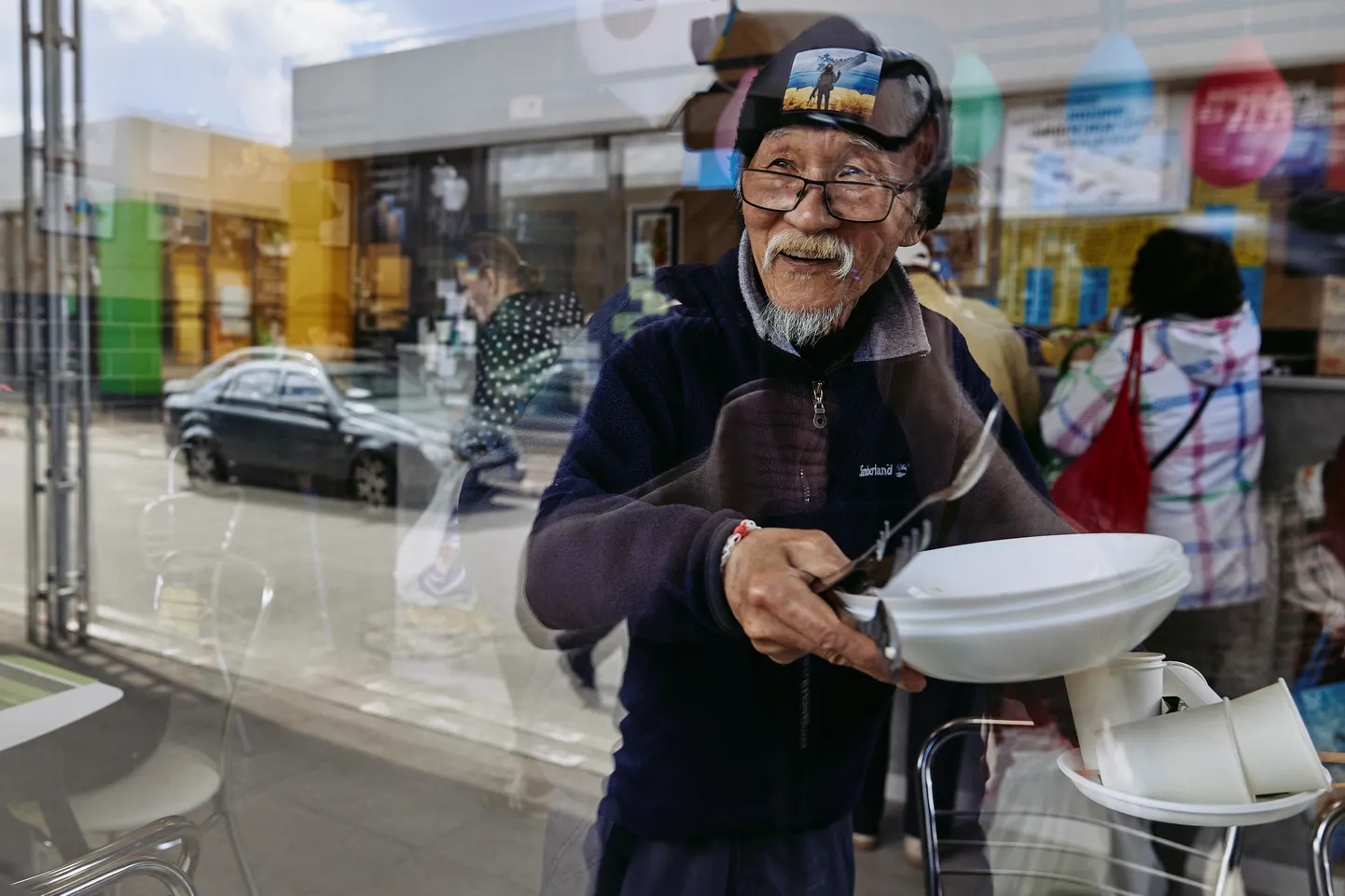 Jaapanlane Fuminori Tsuchiko avas Ukrainas Harkivis kohviku ja pakub tasuta lõunat