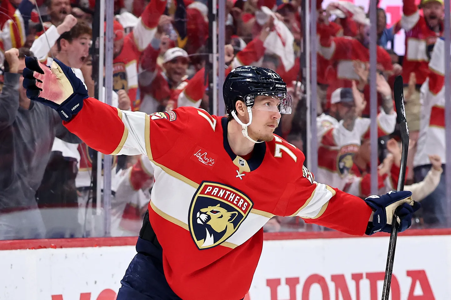 NHL spēlētājs Niko Mikola