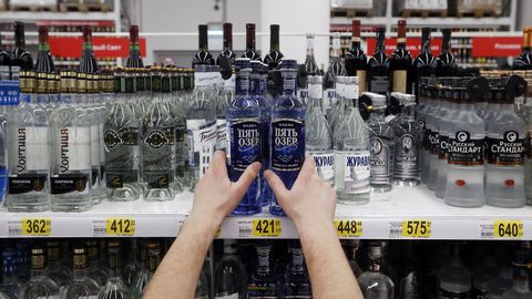 Venemaa kaalub alkoholi ostuea tõstmist