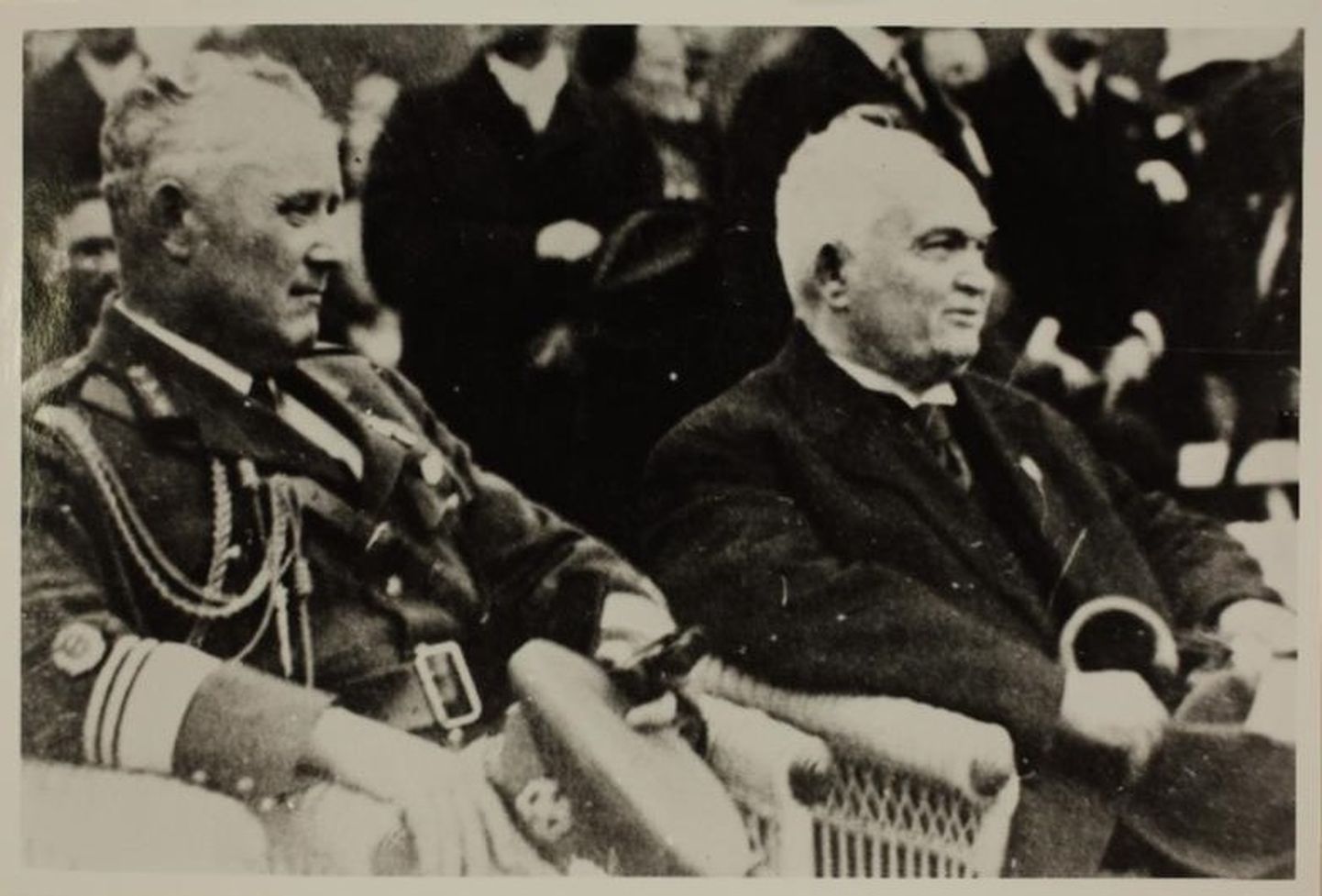 Johan Laidoner ja Konstantin Päts haarasid riigitüüri omavahel hästi koordineeritult ning hoidsid seda enda käes kuni Nõukogude okupatsiooni ja anneksioonini 1940. aastal. Hilisem täiskindral Laidoner lootis saada president Pätsi ametijärglaseks.