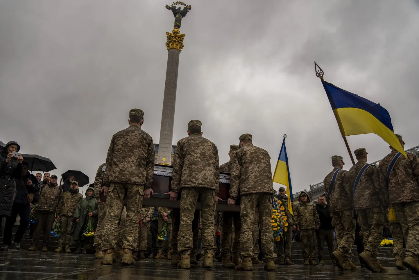 Похороны военнослужащего в Киеве.