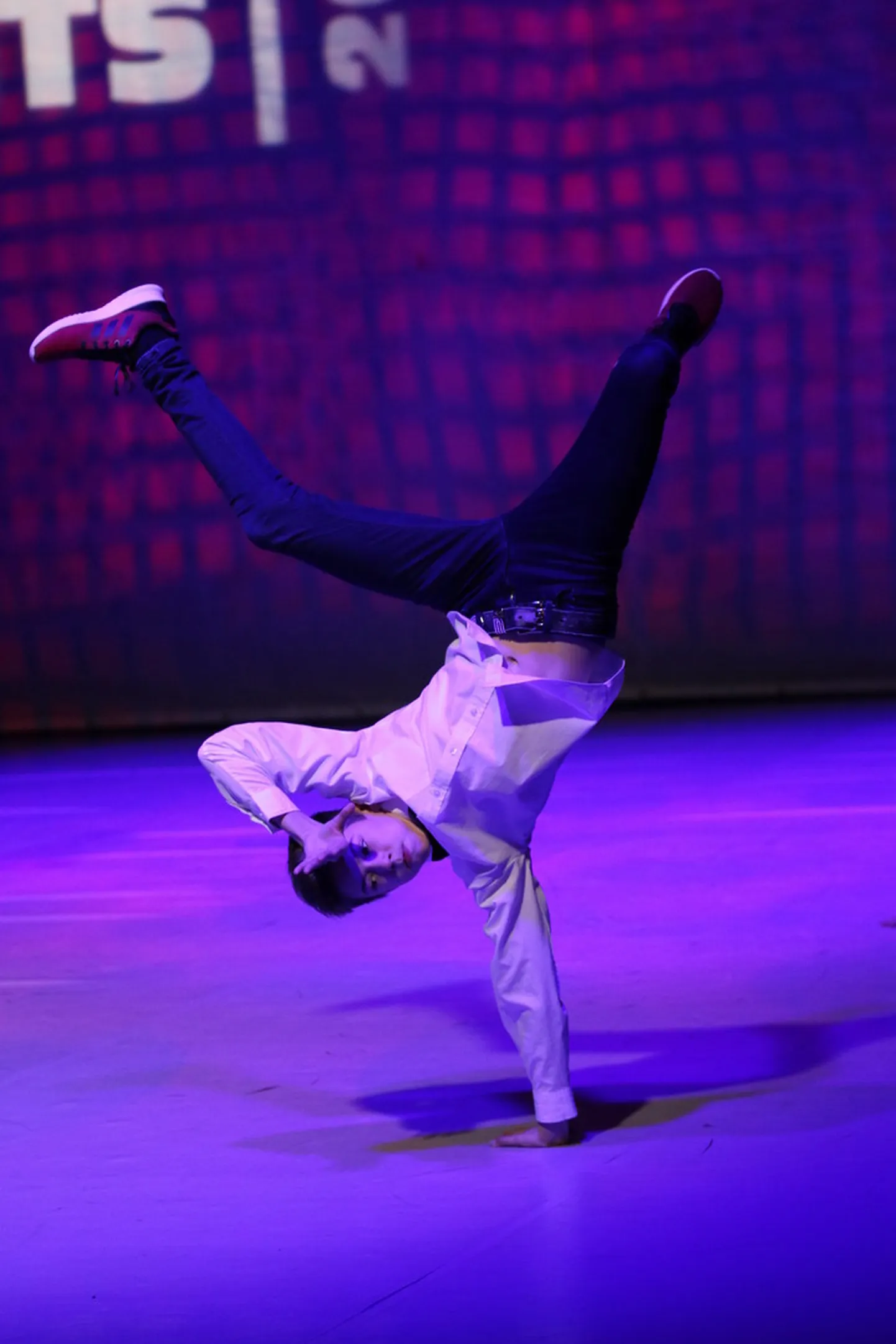 Üks tants, mille žürii Valgamaalt finaalkontserdile valis, oli stuudio Joy trupi B-Boys Squad tänavatants  «Ettekandjad», mis pälvis kiitvaid hinnanguid nii žüriilt kui publikult. Poiste juhendaja on Alexander Makarov.