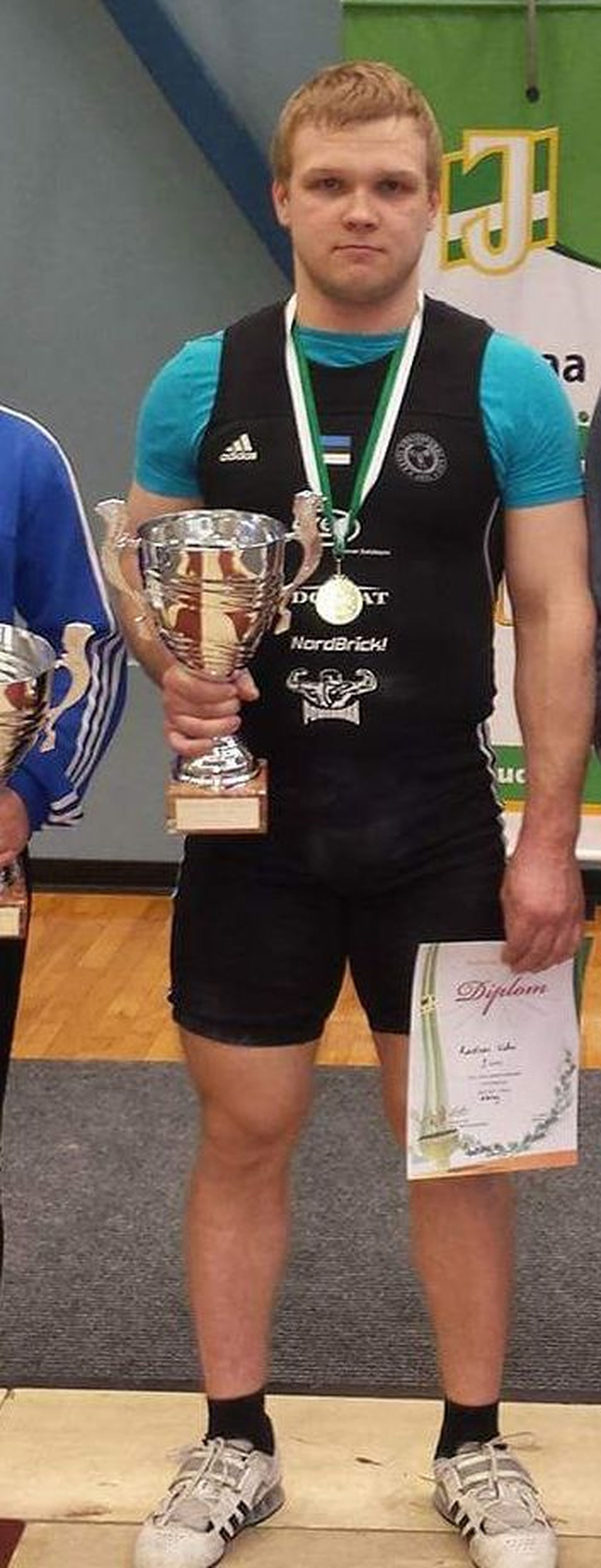 Viljandlane Andres Viksi teenis Eestimaa spordiliidu Jõud tõstmise meistrivõistlustel kaalus alla 94 kg ülekaaluka esikoha.