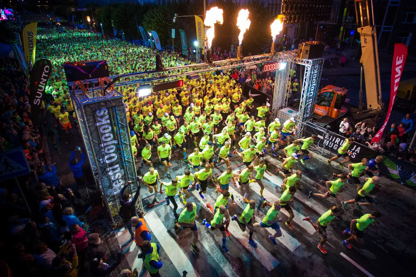 Kuuenda Ööjooksu start.