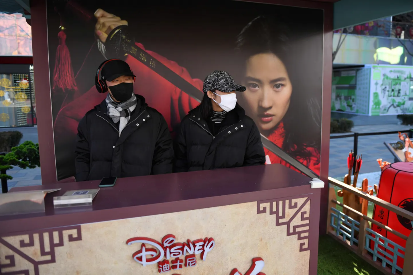 Uz laiku atcelta populārās animācijas filmas "Mulan" jaunās versijas iznākšana