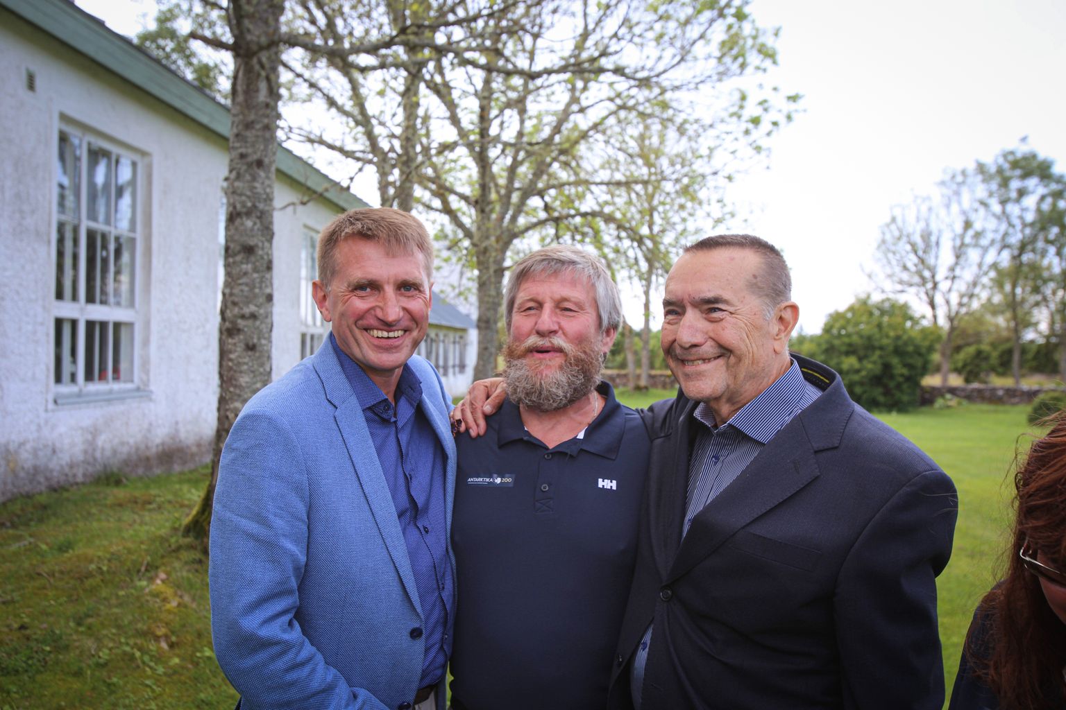 ANTARKTIKA-MEHED: Aastaid Antarktikas käinud Enn Kreem (paremal) oli kohal ka ekspeditsiooni Antarktika 200 teelesaatmisel. Pildile jäi ta koos Venemaa Antarktika-uurija Viktor Bojarski ja praegu lõunamandril soomlaste jaama juhtiva Priit Tisleriga.