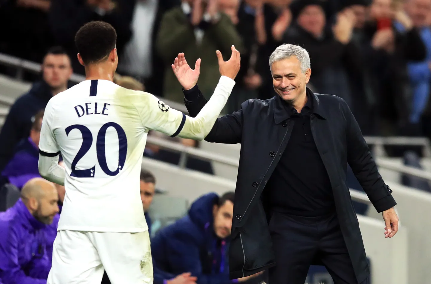 Enam Dele Alli ja Jose Mourinho nõnda rõõmsalt üksteisele otsa ei vaata.
