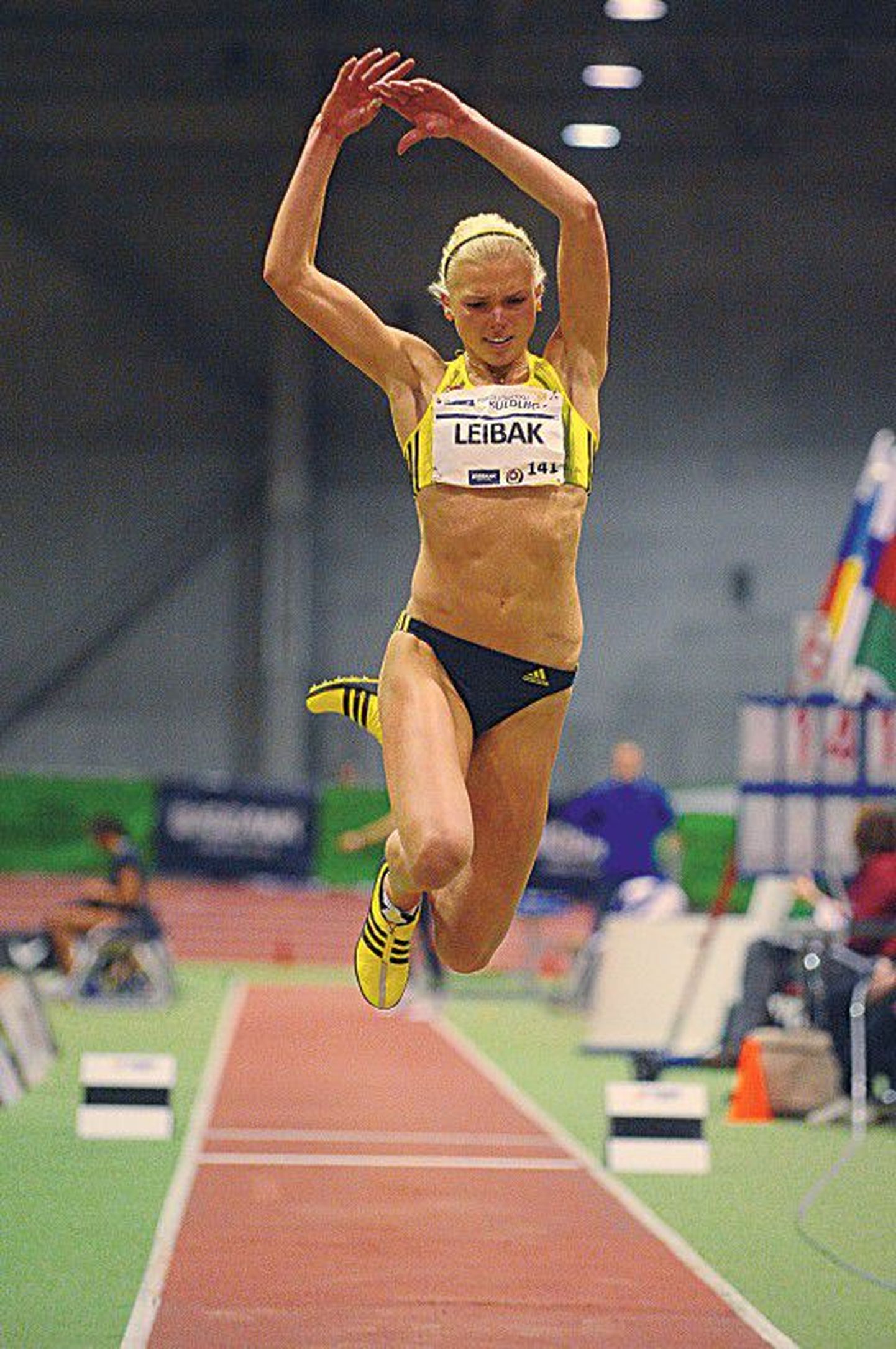 Лучшая эстонская прыгунья тройным Кайре Лейбак уверенно выиграла соревнования в своем любимом виде, а в прыжках в длину показала второй результат.