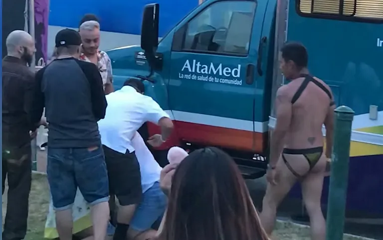 Kaklus California Long Beachi homofestivalil