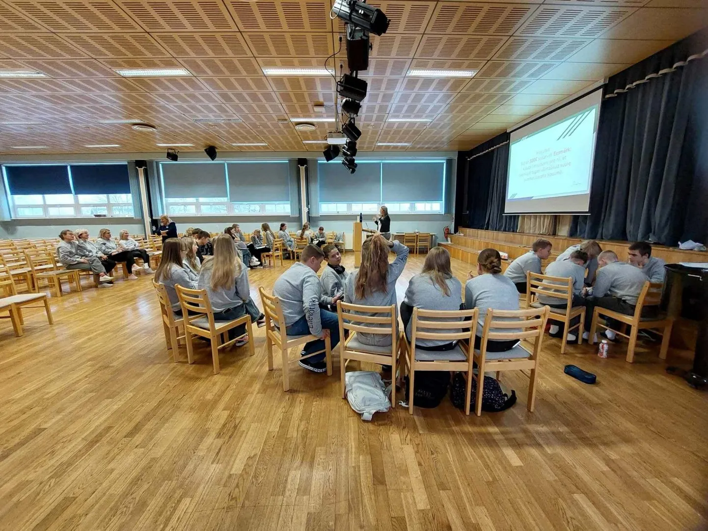 Noortel oli rahatarkuse päevast mõndagi kõrva taha panna.