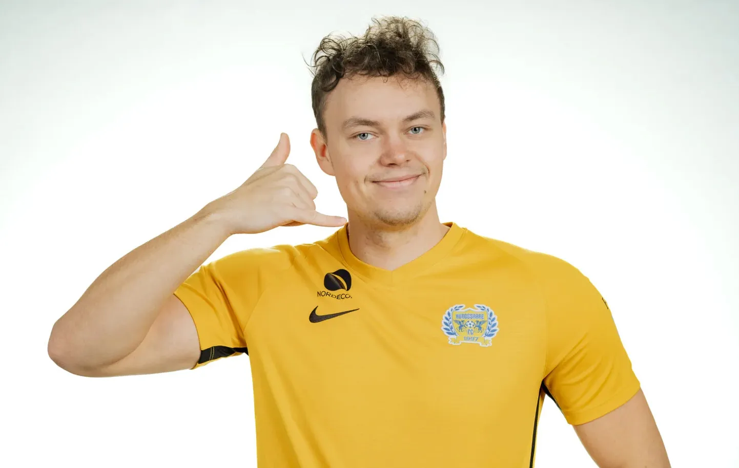 Kahe värava autor Märten Opp