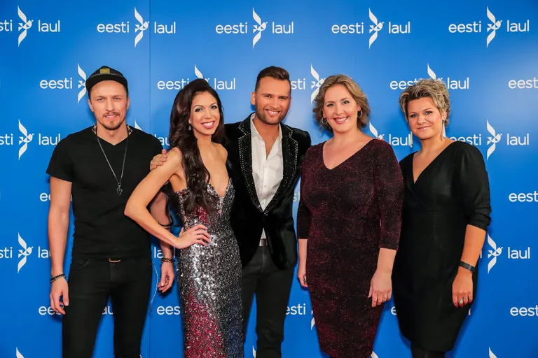 Eesti laul 2017 teise poolfinaali melu ja fotosein. Rolf Roosalu, Laura Põldvere, Koit Toome, Kaire Vilgats ja Dagmar Oja
