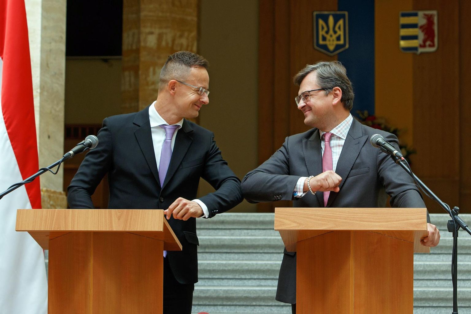 Ukraina välisminister Dmõtro Kuleba ning Ungari ametivend Péter Szijjártó 23. septembril Ukrainas Užgorodis. 