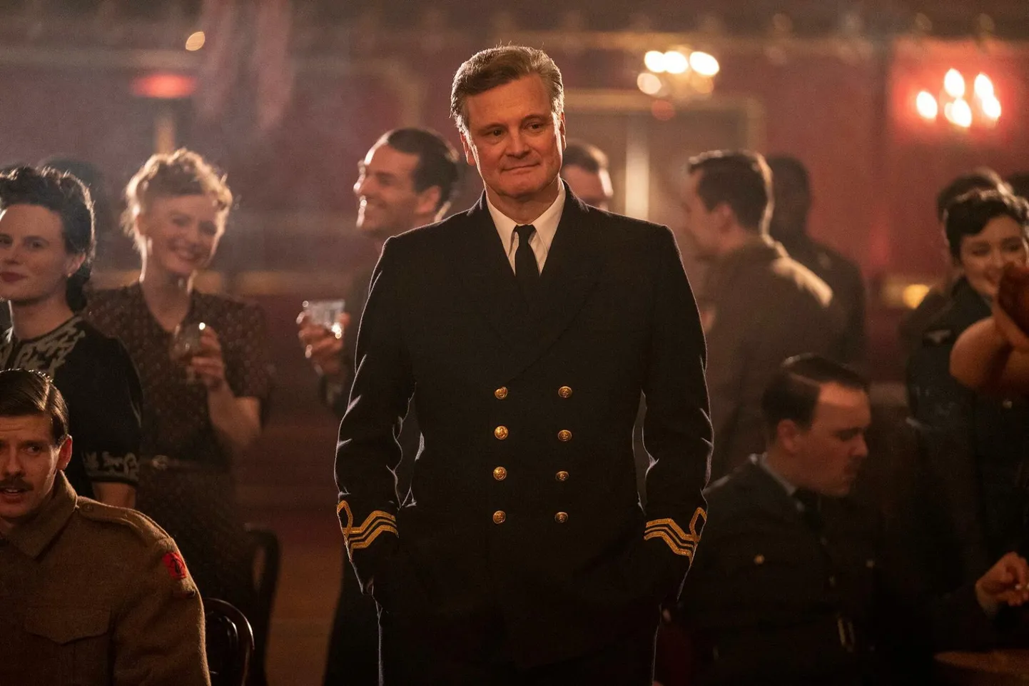 Colin Firth filmis «Luureoperatsioon «Mincemeat»» luureohvitser Ewen Montagu rollis. ­