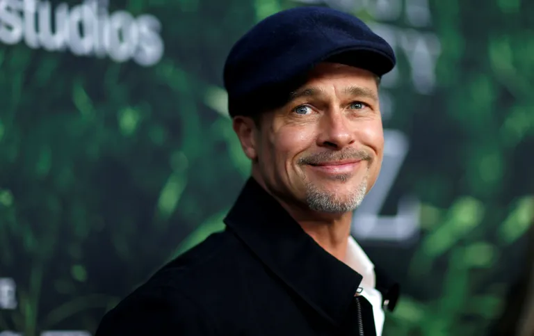 Brad Pitt otsustas Charlize Theroni saatjana hoopis ekskallima sünnipäevast osa võtta.
